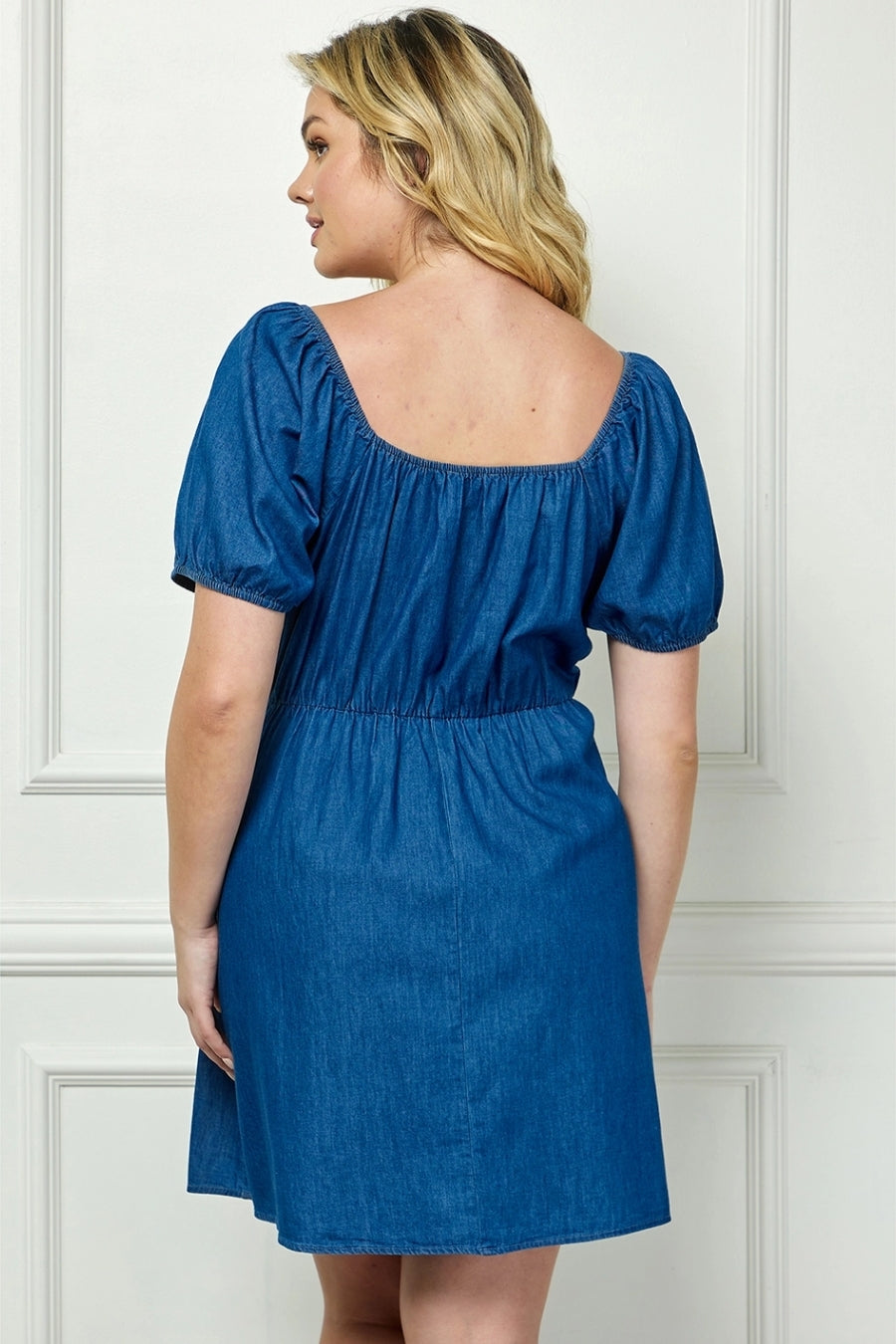 $295 - Vestido Corto Azul Mezclilla con Cinturón Lateral