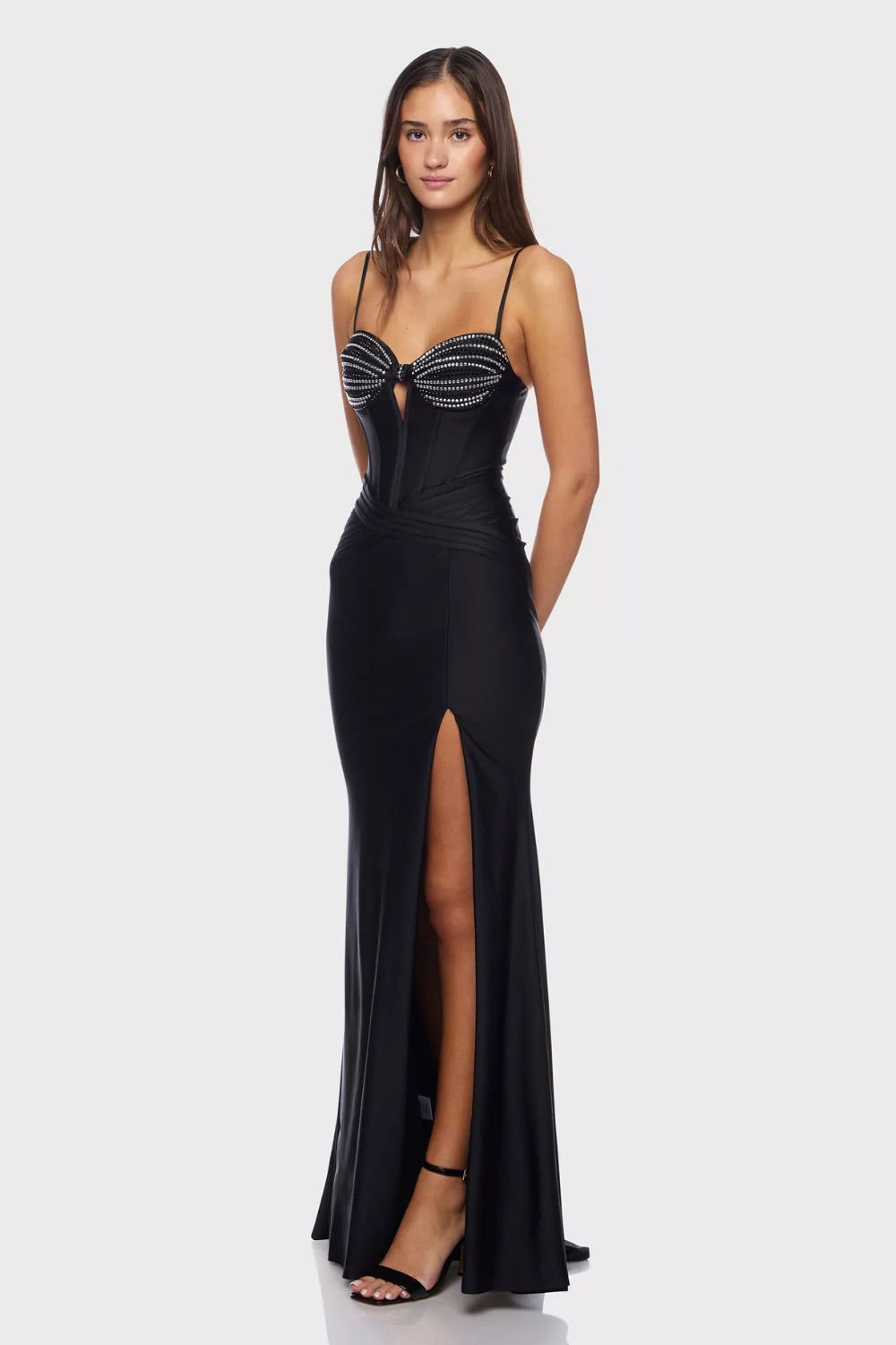 Vestido largo con corset y pedrería