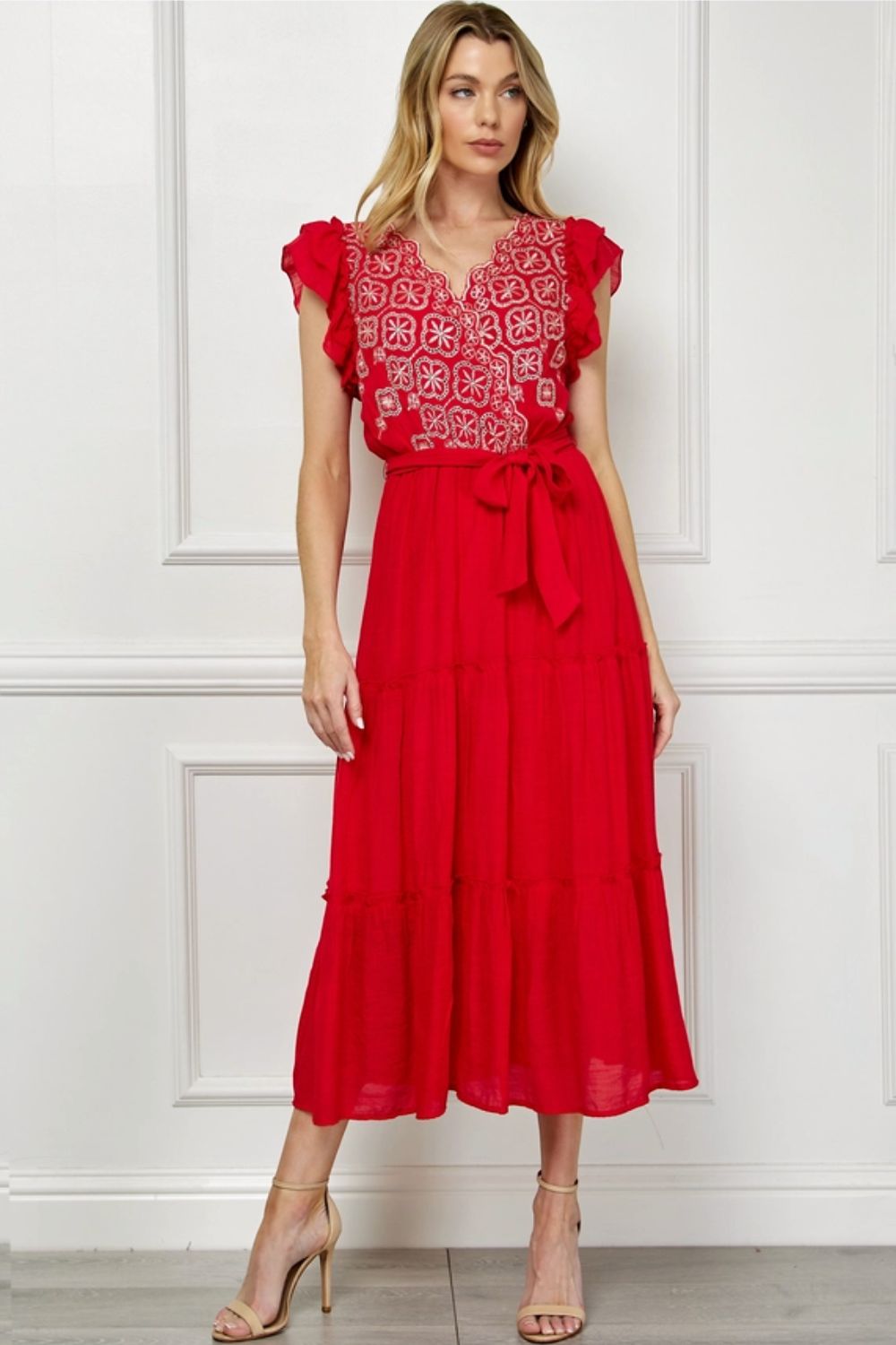 Vestido Midi Rojo con Bordado