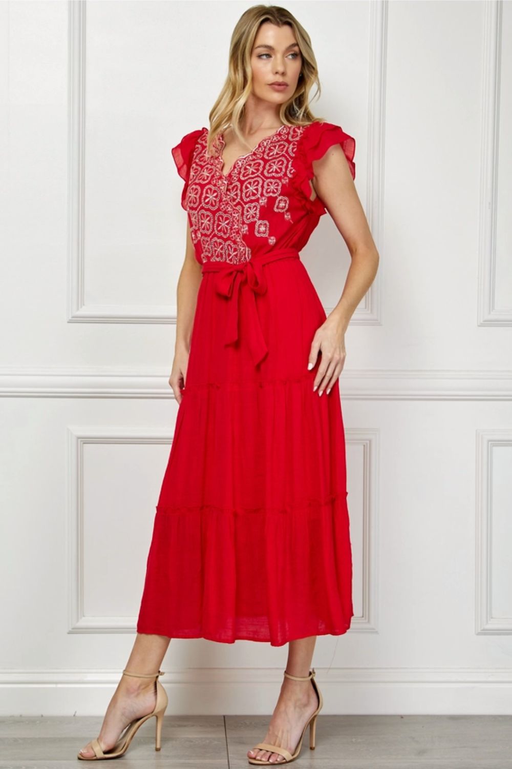 Vestido Midi Rojo con Bordado