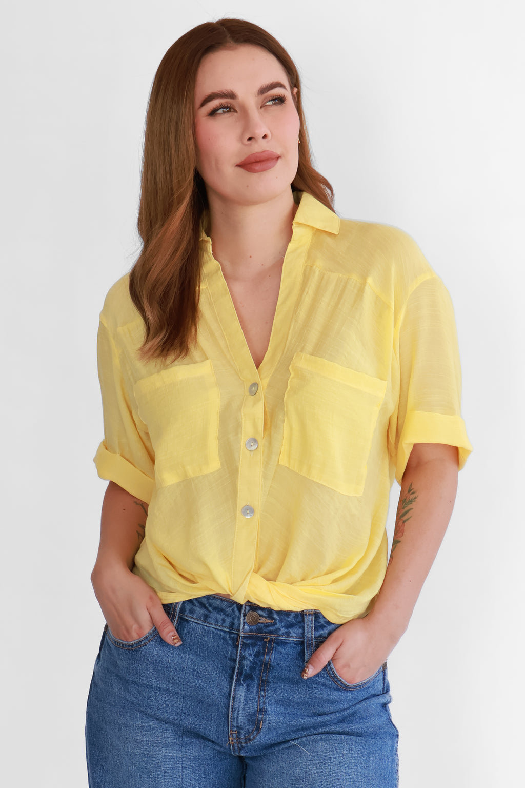 Blusa Amarilla con Botones | $220 pz