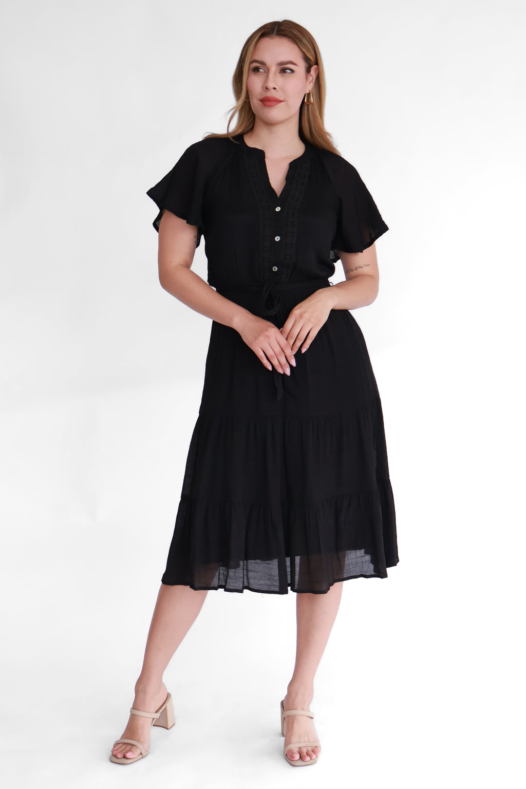Vestido Midi con Olanes y Cinturón | $270 pz