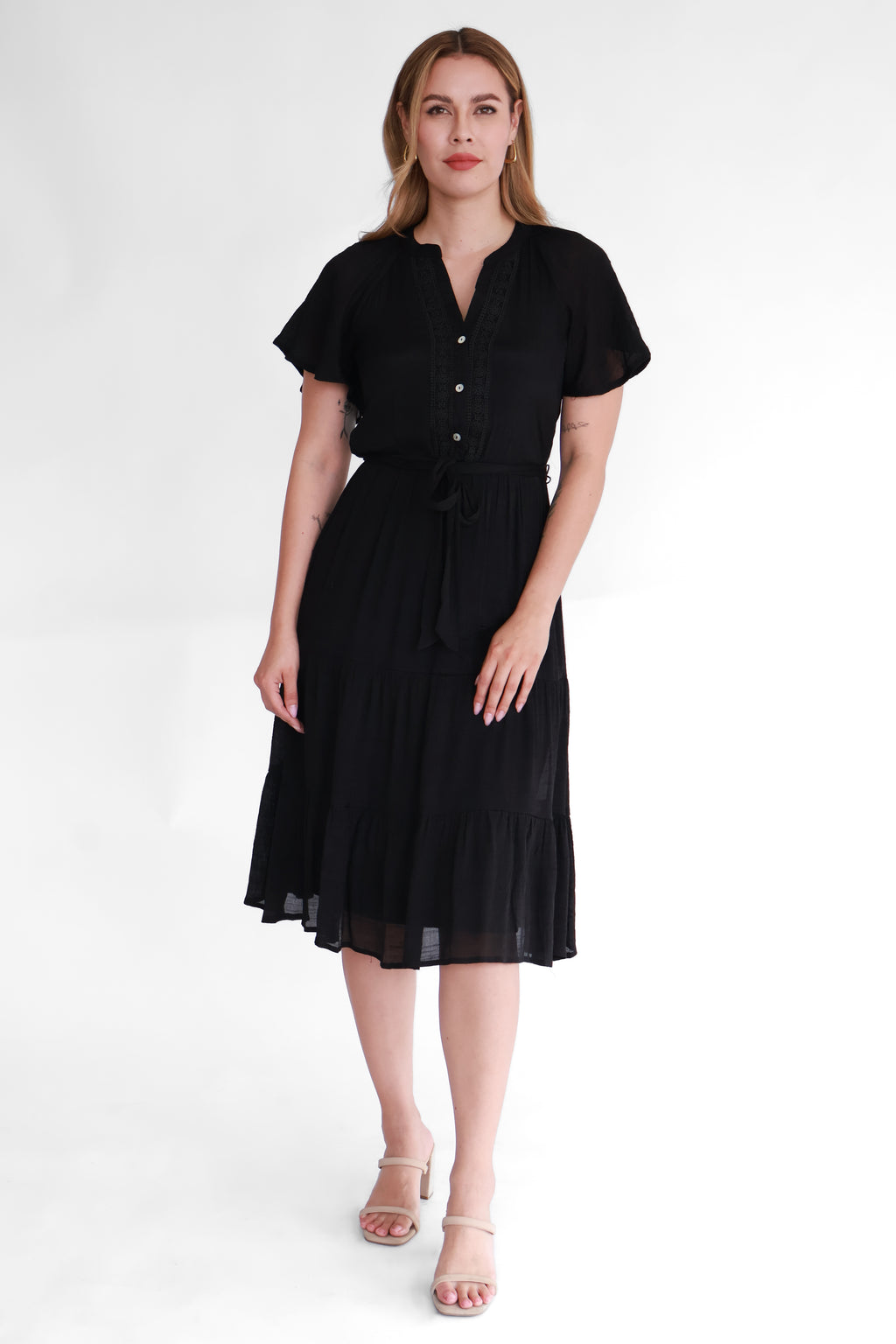 Vestido Midi con Olanes y Cinturón | $270 pz