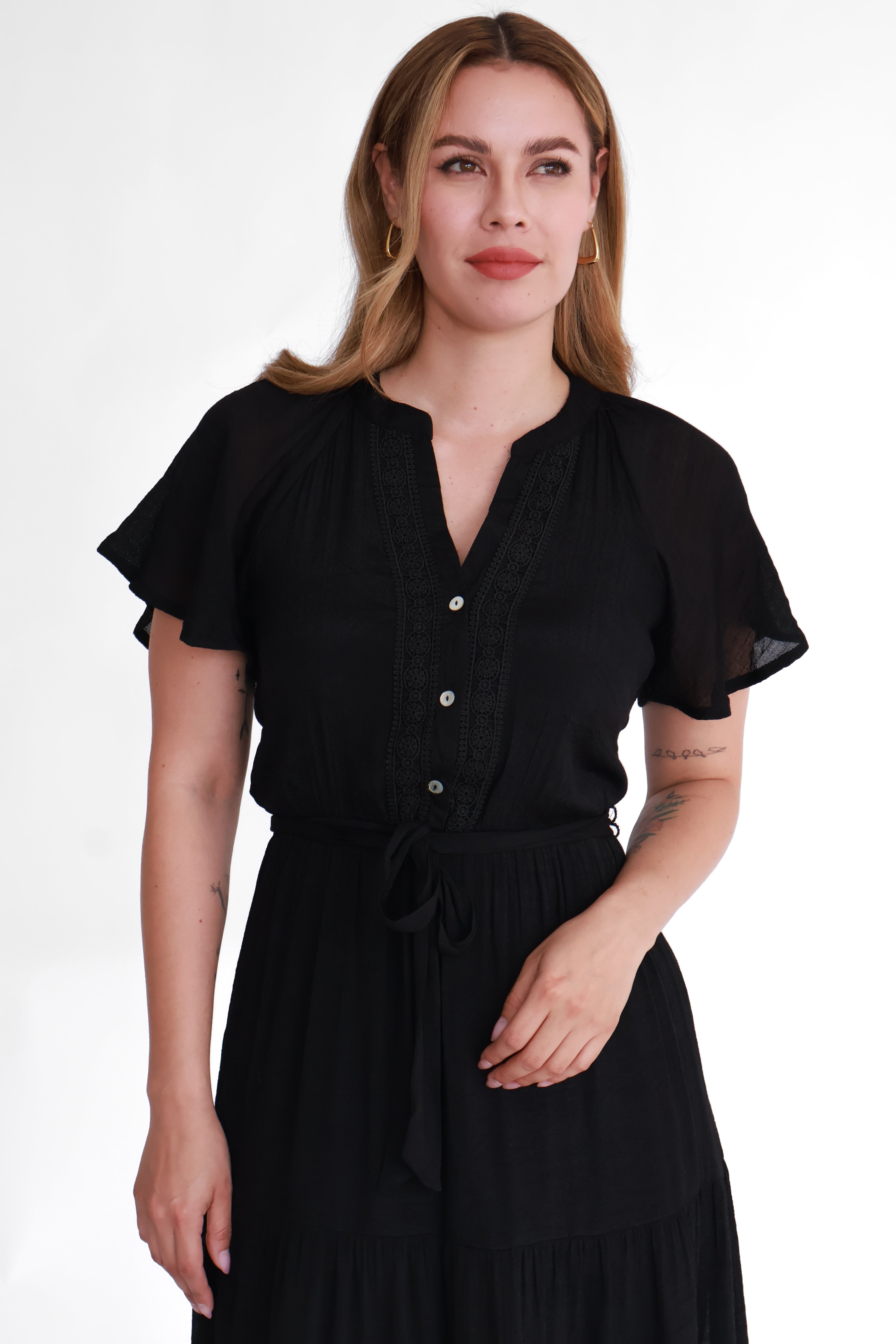 Vestido Midi con Olanes y Cinturón | $270 pz