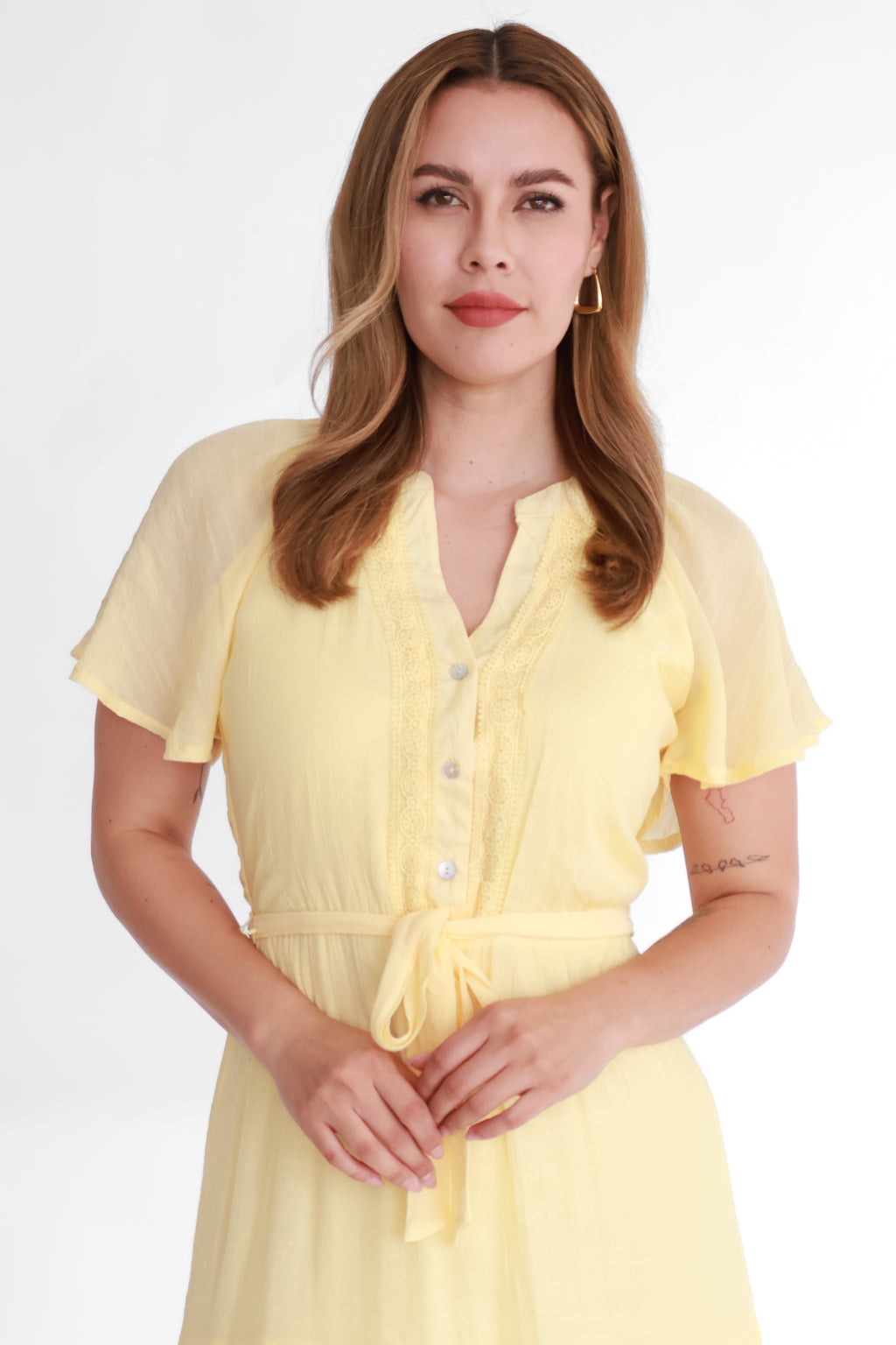 Vestido Midi con Olanes y Cinturón | $270 pz