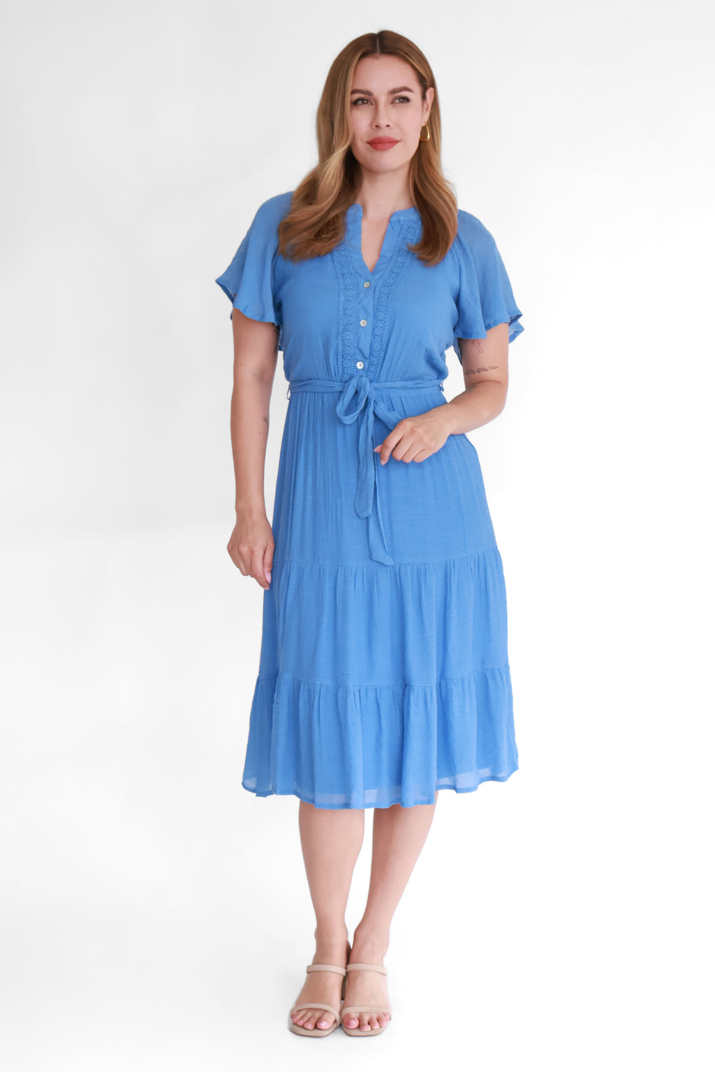 Vestido Midi con Olanes y Cinturón | $270 pz