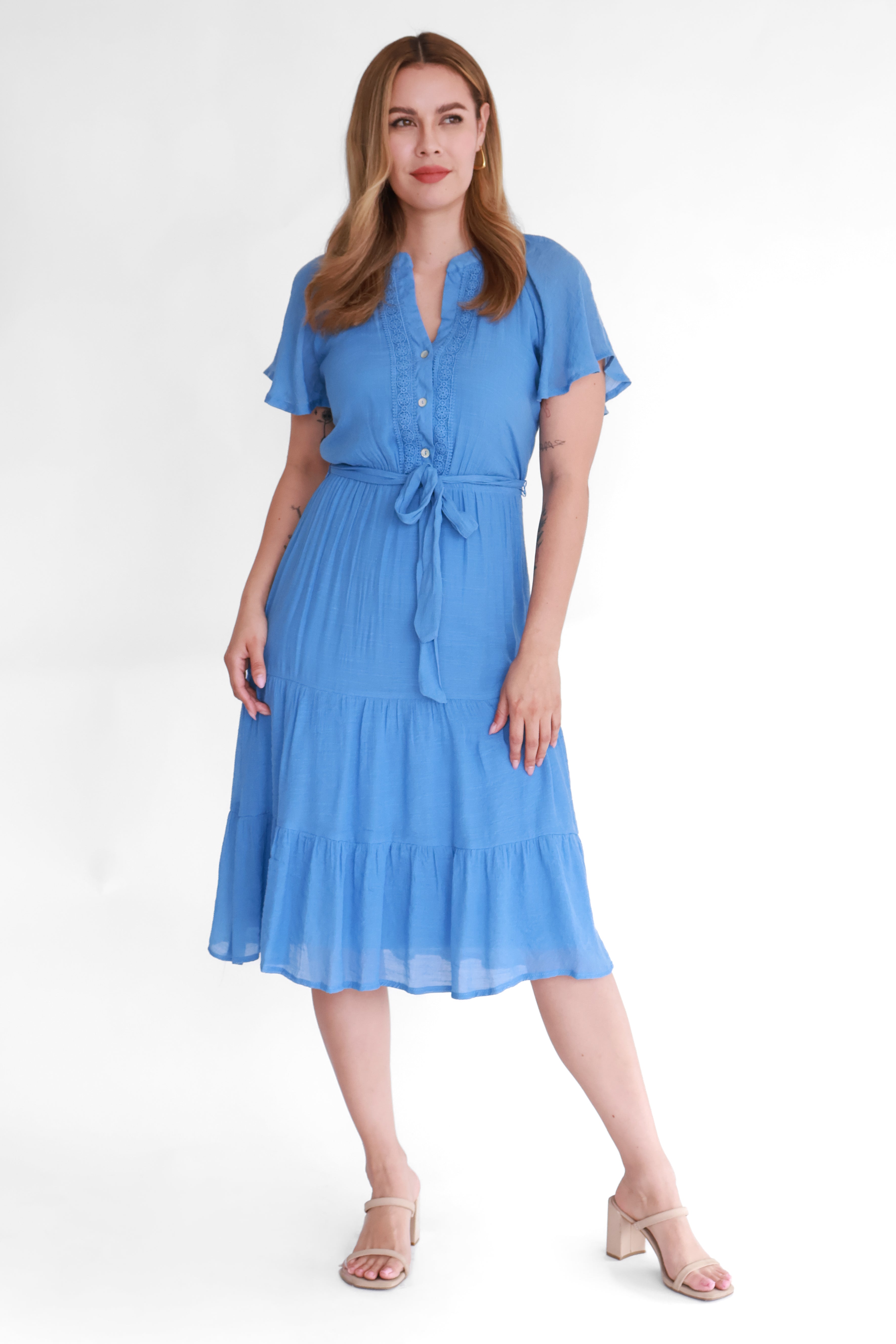 Vestido Midi con Olanes y Cinturón | $270 pz