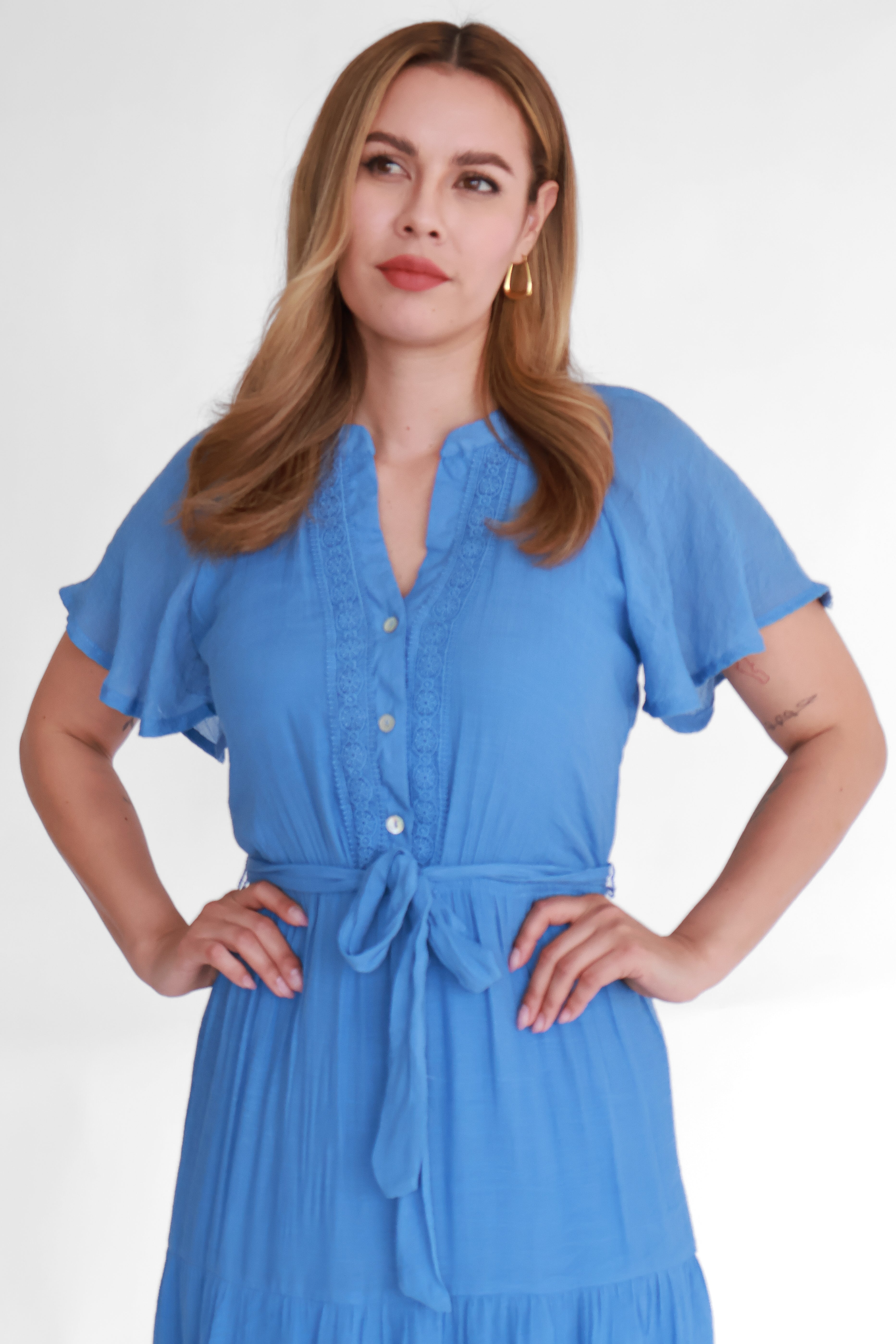 Vestido Midi con Olanes y Cinturón | $270 pz