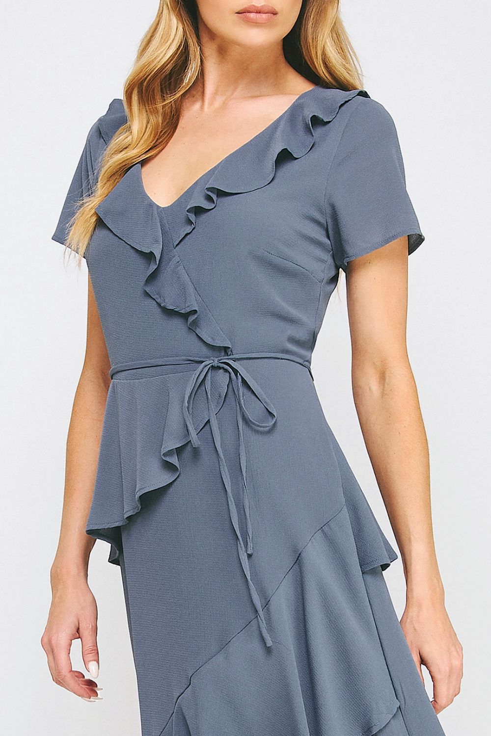 Vestido Midi Cruzado con Olanes Color Azul Acero