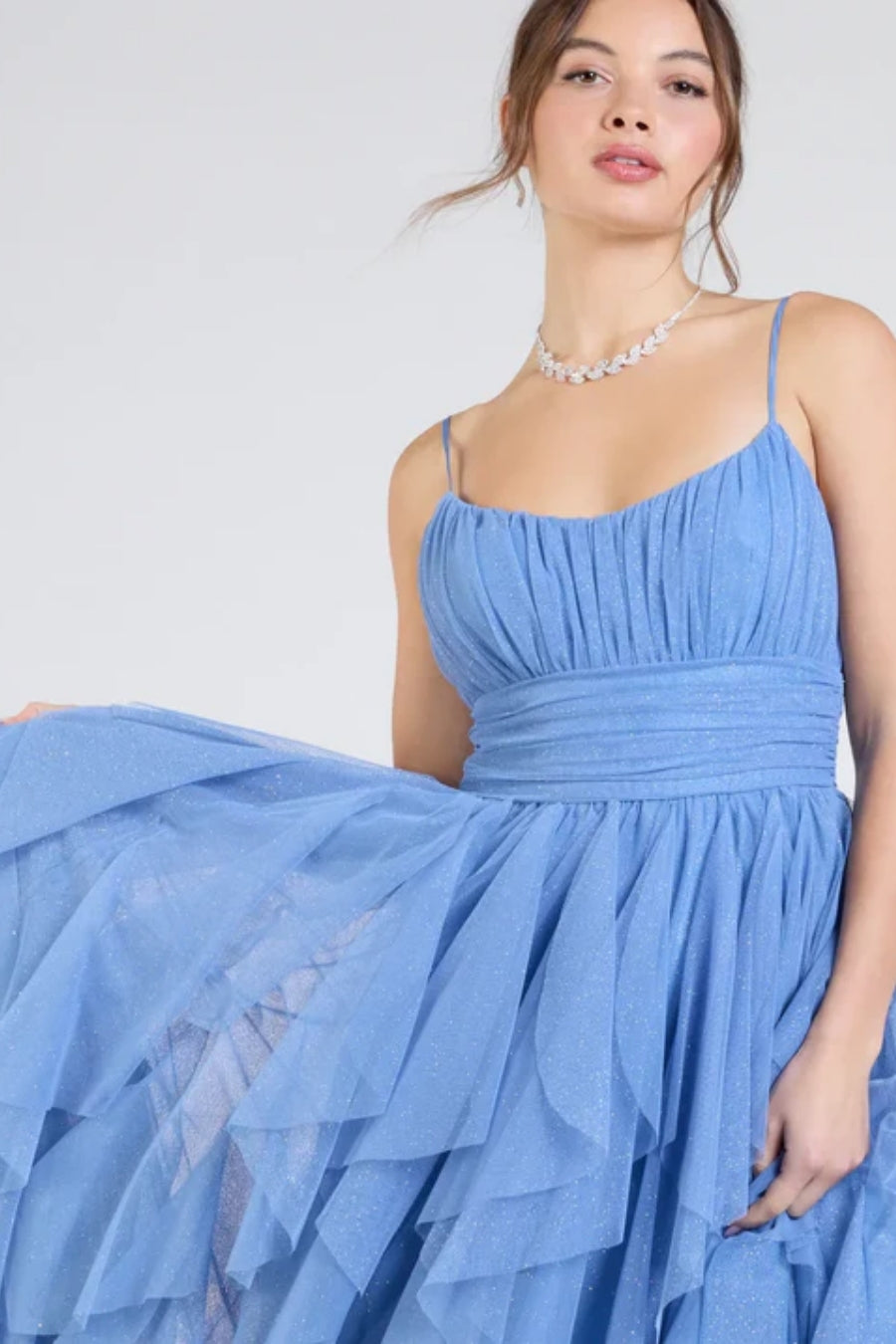 Vestido Largo Azul en Capas con Abertura