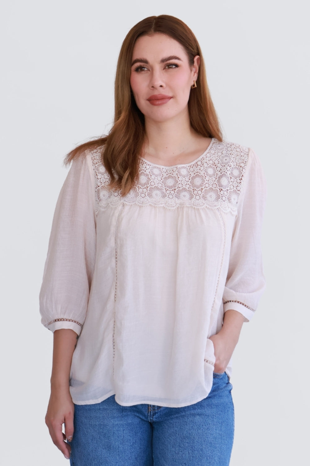 Blusa con Encaje Frontal