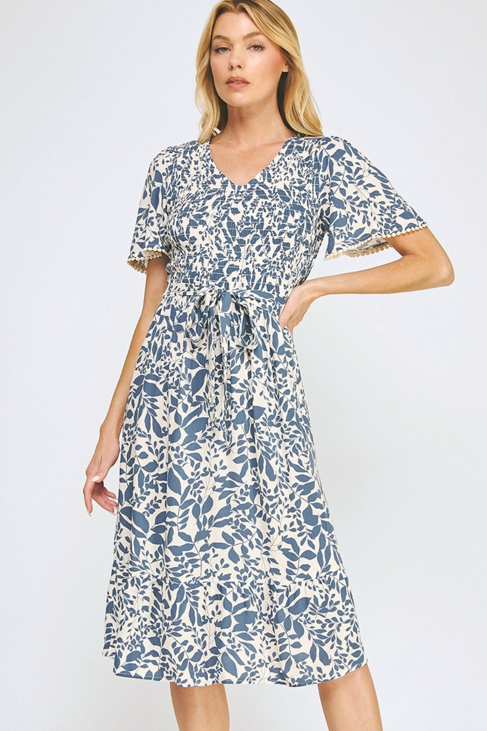 Vestido Midi Estampado Azul con Mangas Cortas