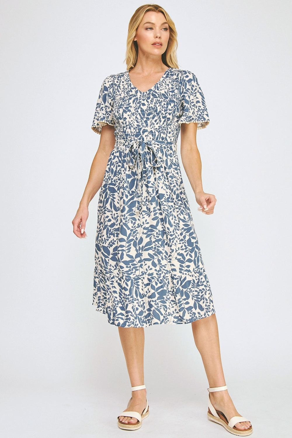 Vestido Midi Estampado Azul con Mangas Cortas