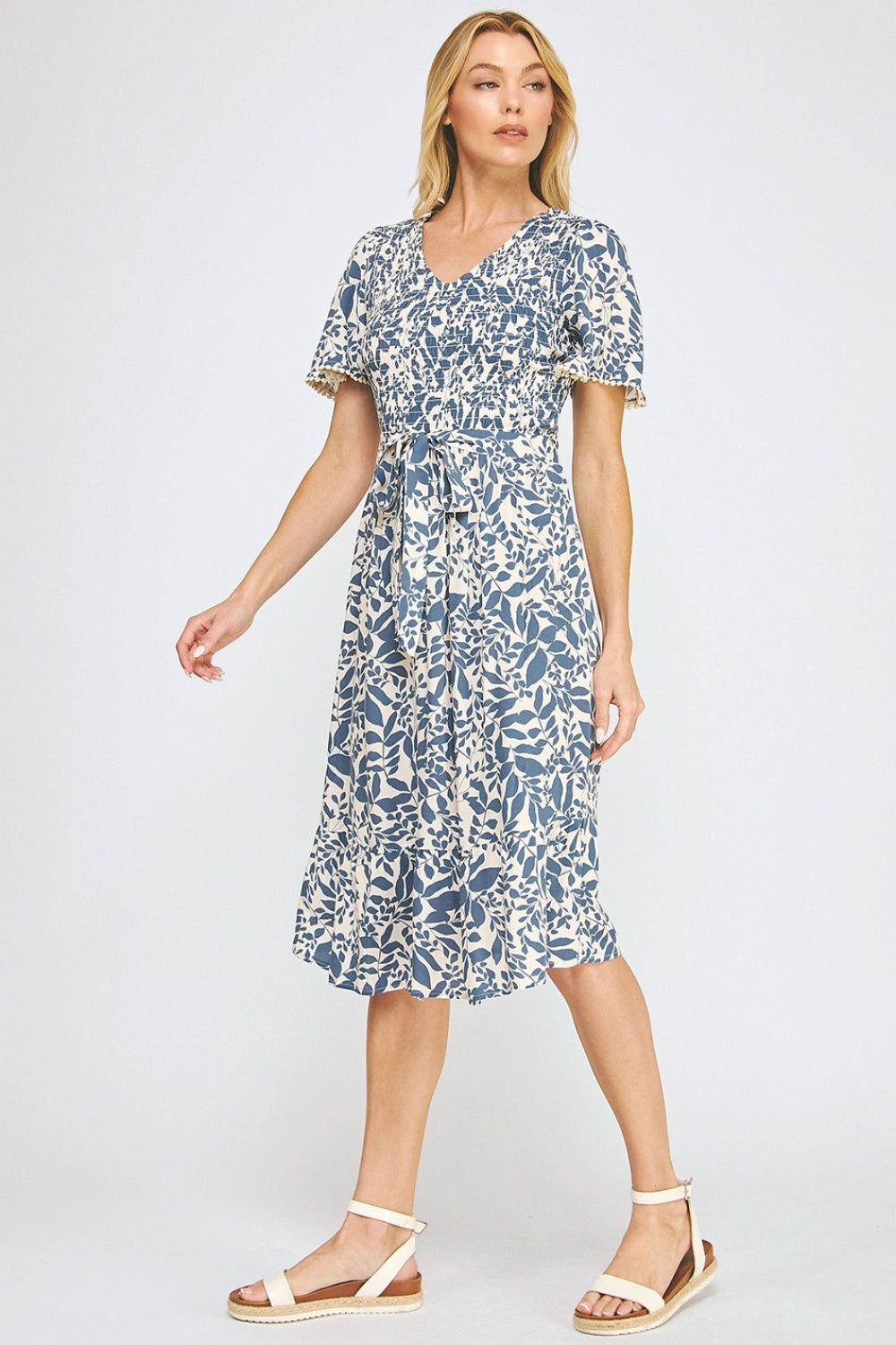 Vestido Midi Estampado Azul con Mangas Cortas