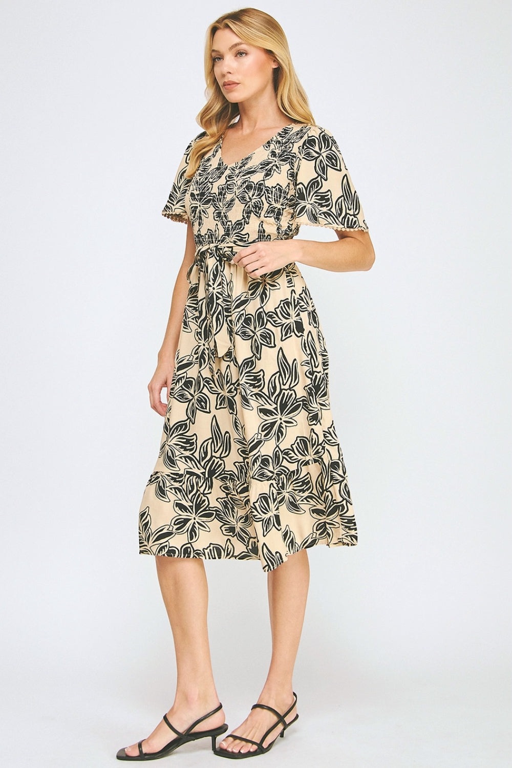 Vestido Midi Tan con Negro con Mangas Cortas