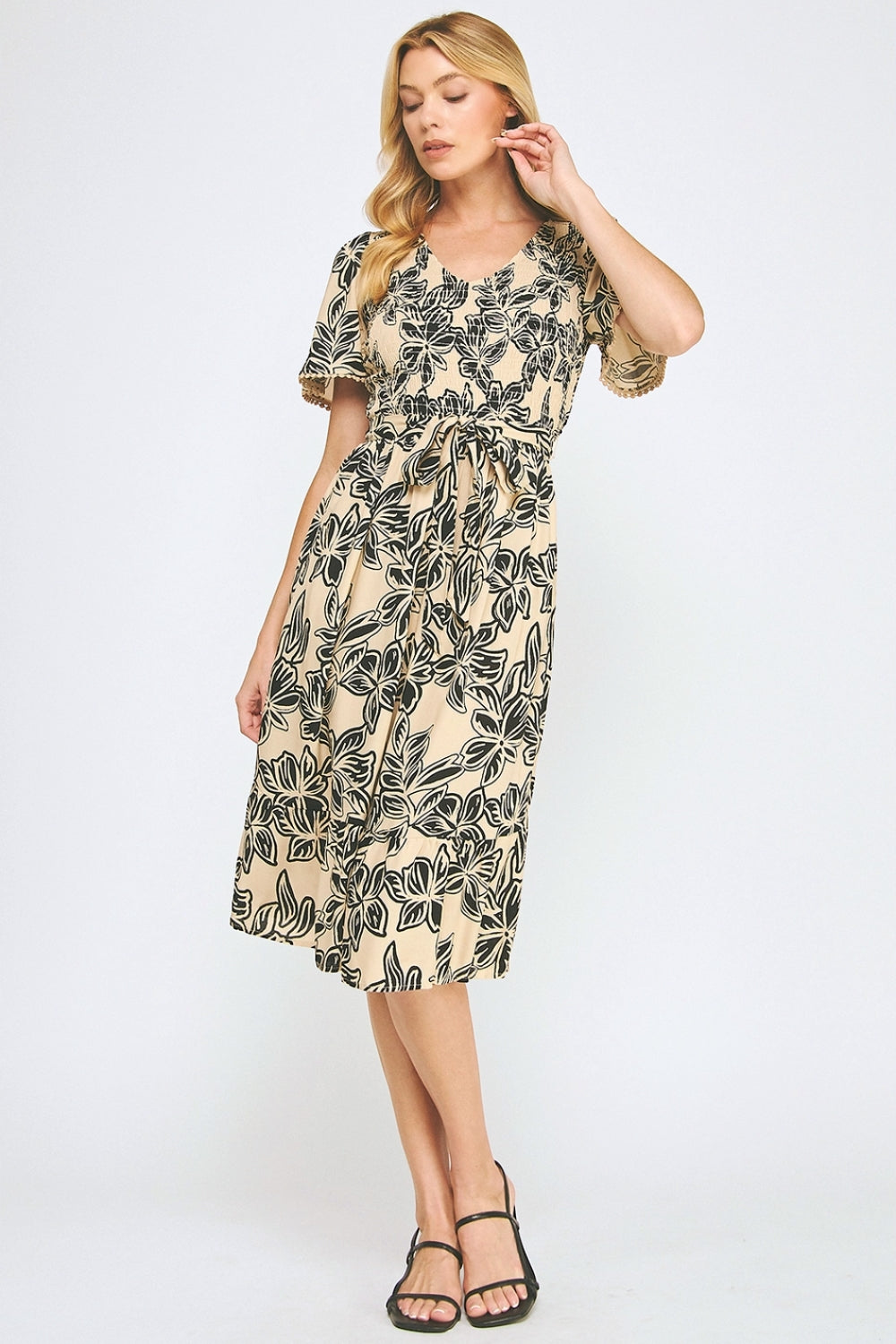 Vestido Midi Tan con Negro | $270 pz