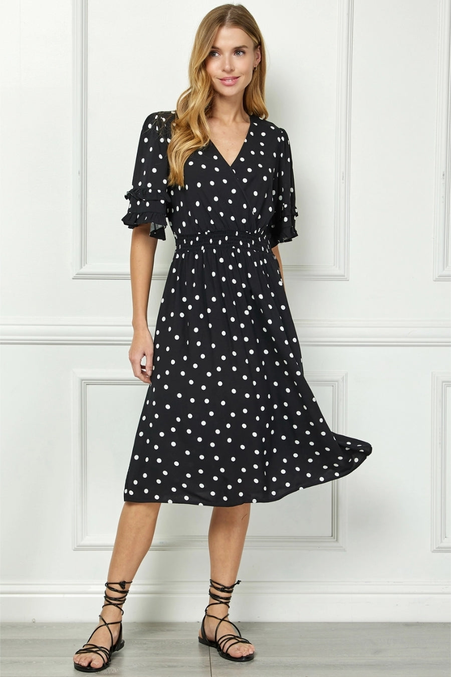 Vestido Midi Negro con Lunares Blancos