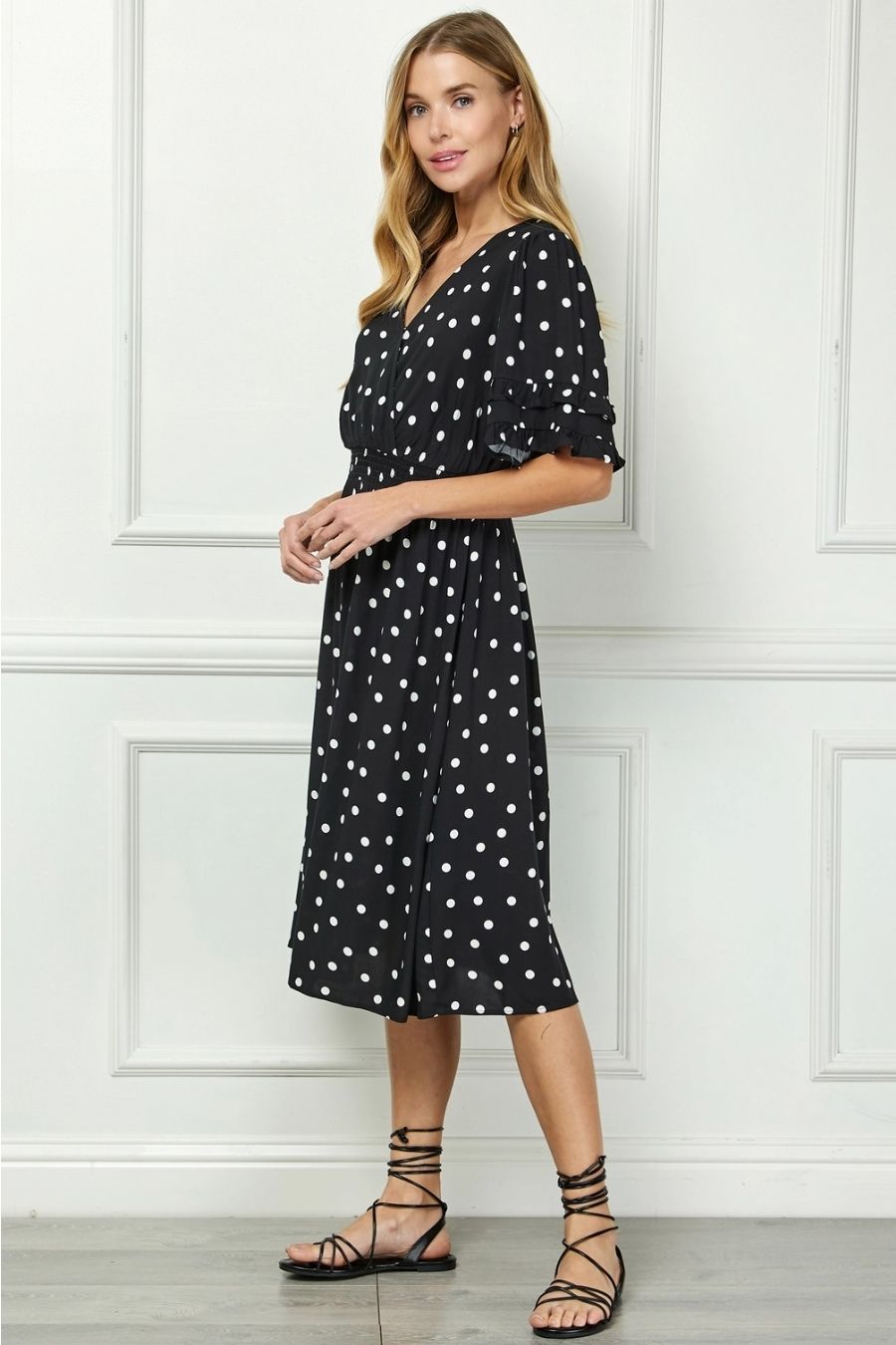 Vestido Midi Negro con Lunares Blancos