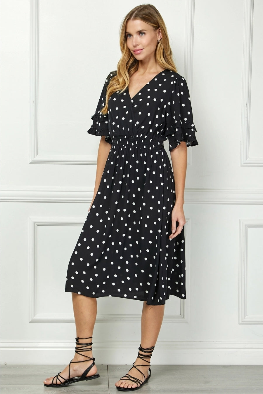 Vestido Midi Negro con Lunares Blancos