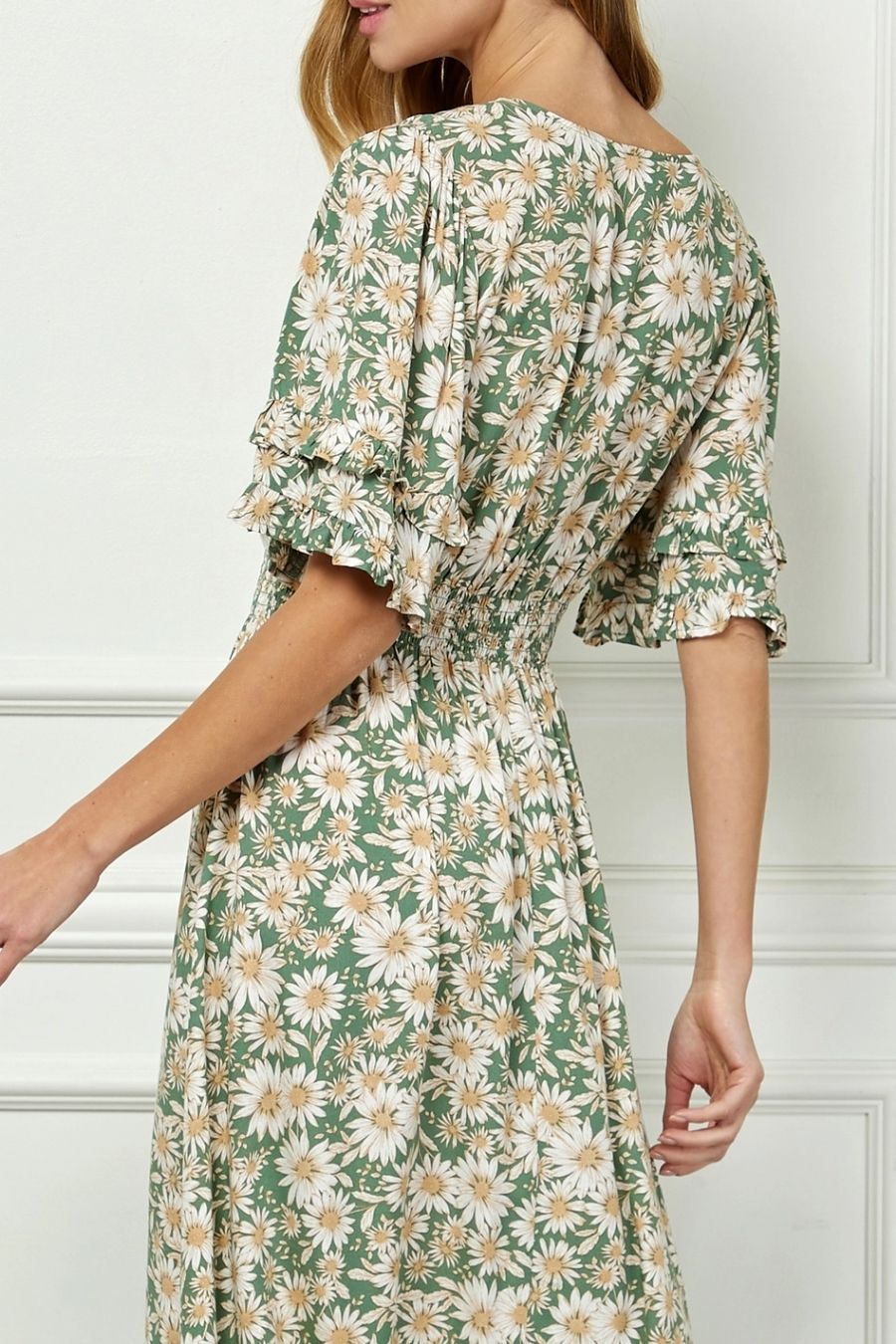 Vestido Midi Floral Verde con Margaritas