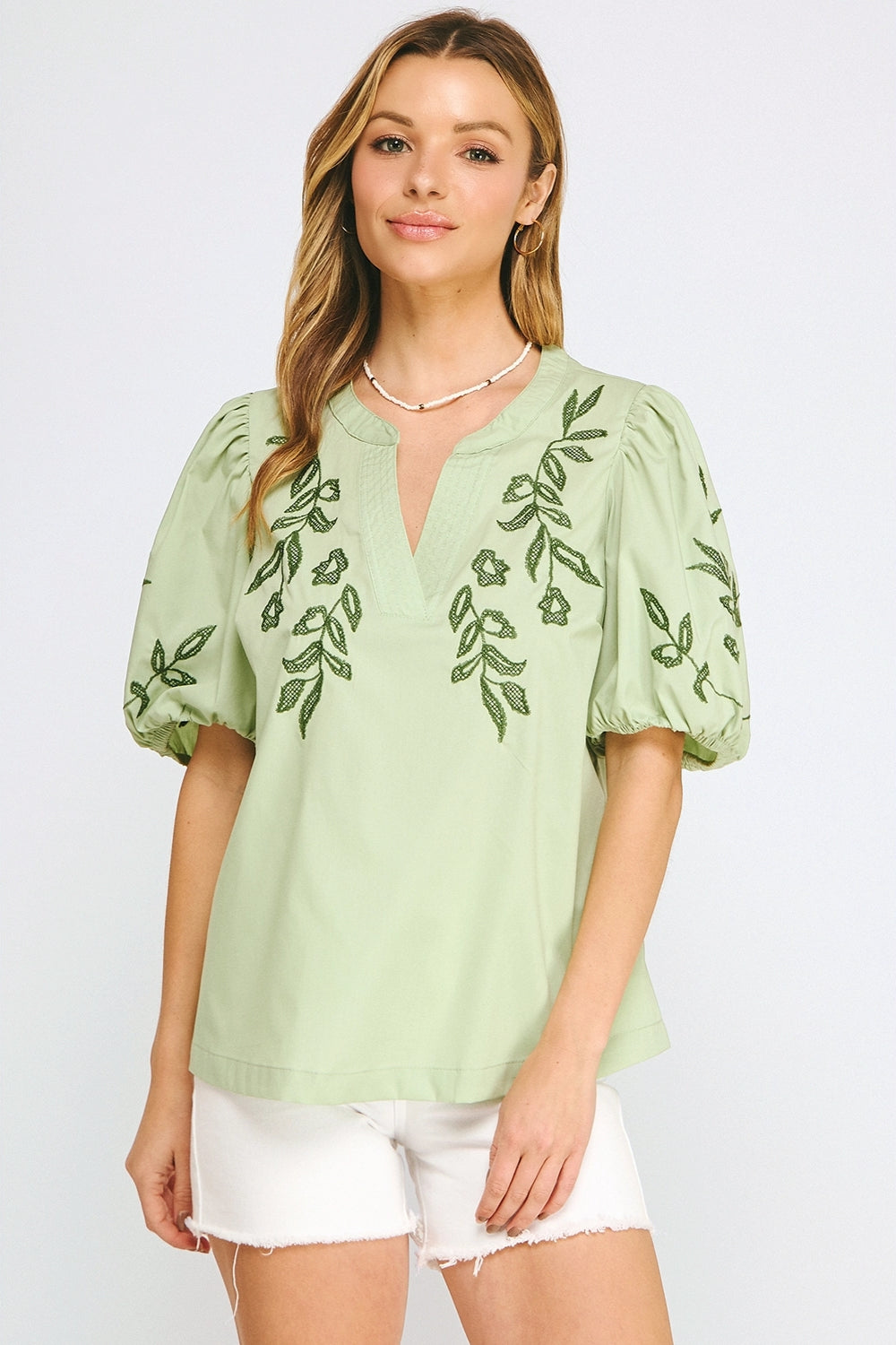 Blusa Verde Salvia Bordada Floral