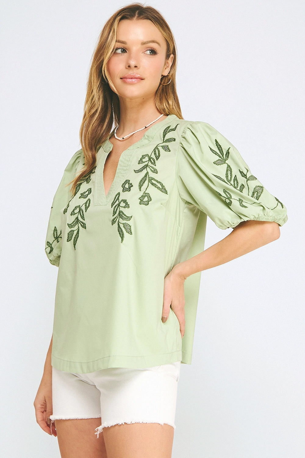 Blusa Verde Salvia Bordada Floral