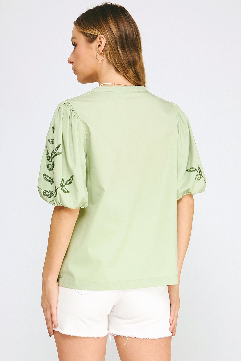 Blusa Verde Salvia Bordada Floral