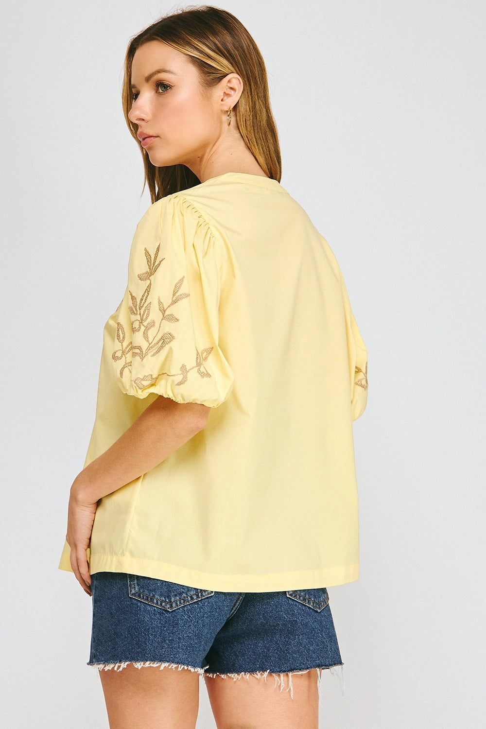 Blusa Amarilla Bordada Floral