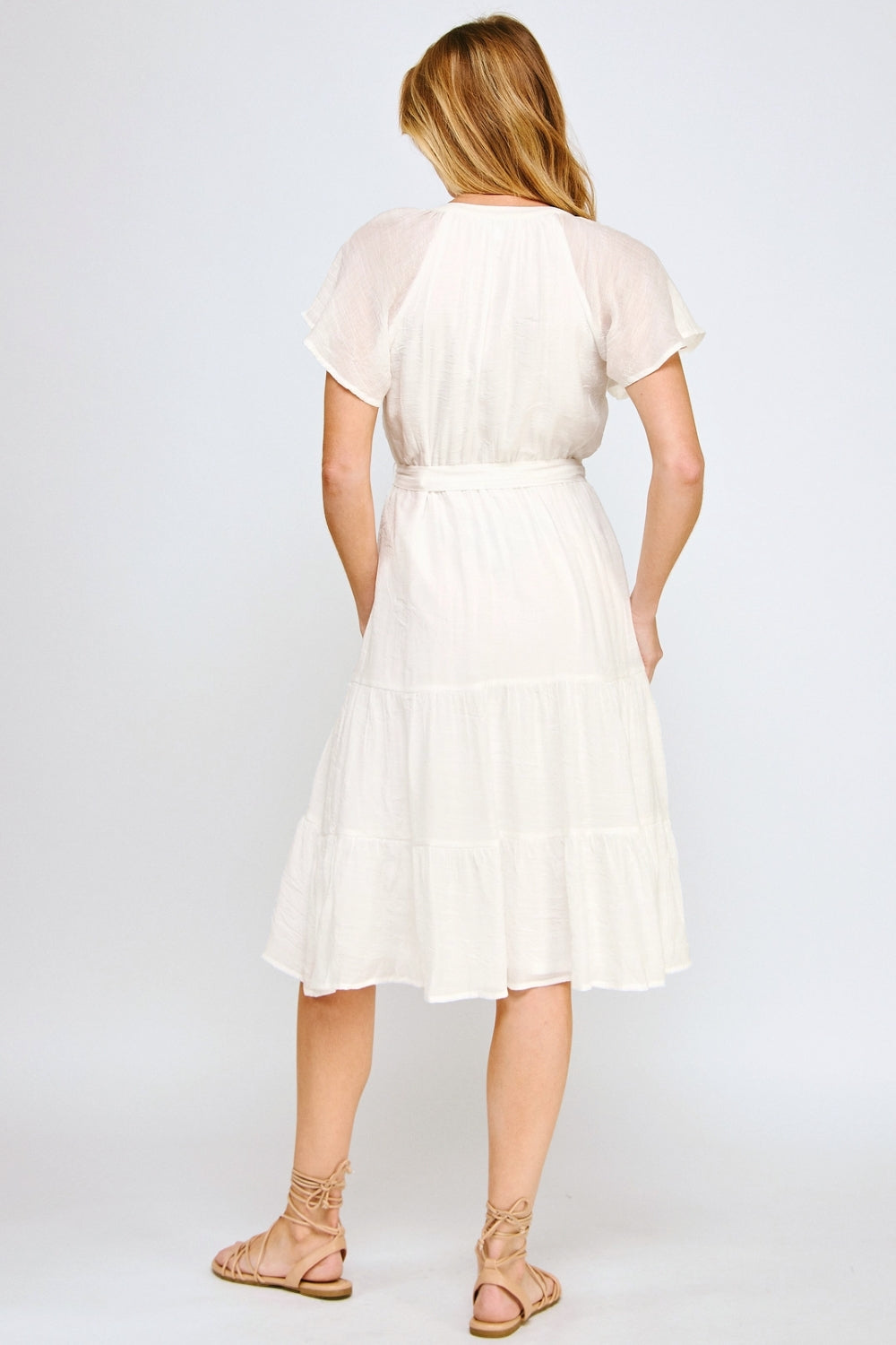 Vestido Midi con Olanes y Cinturón