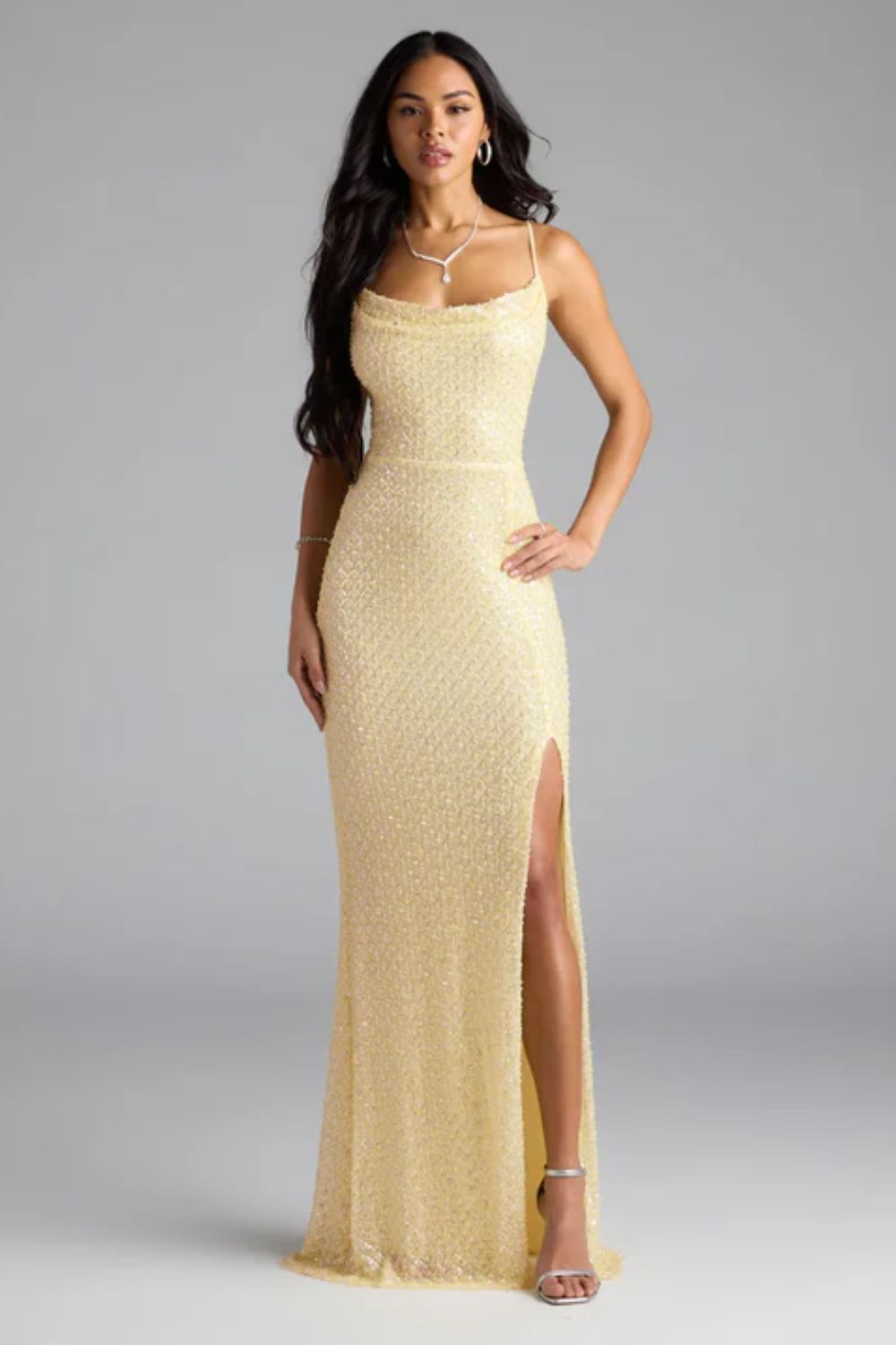 Vestido Largo con Aplicaciones Amarillo