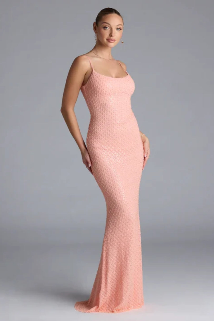 Vestido Largo Melon con Aplicaciones Brillantes | $800 pz