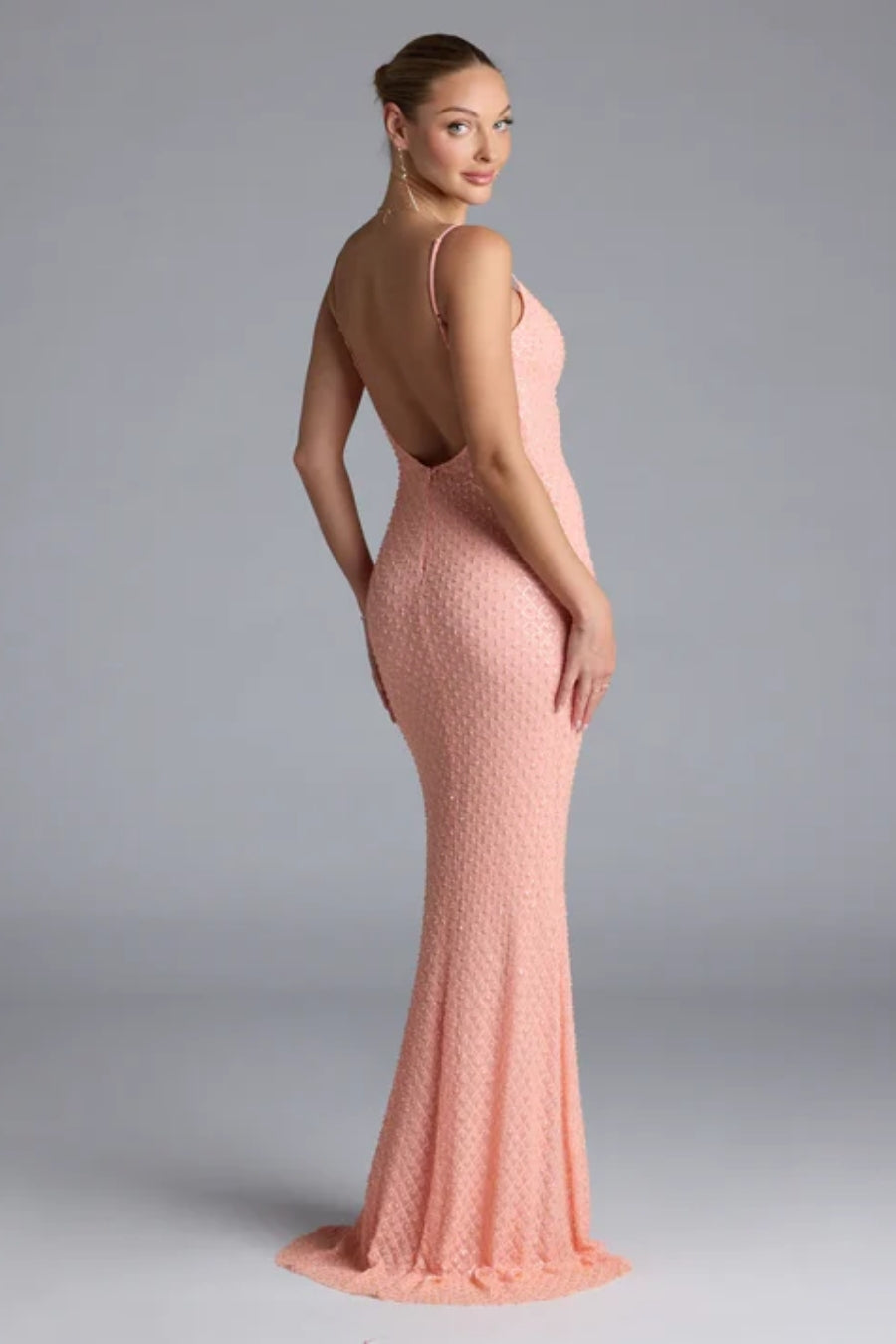 Vestido Largo Melon con Aplicaciones Brillantes | $800 pz