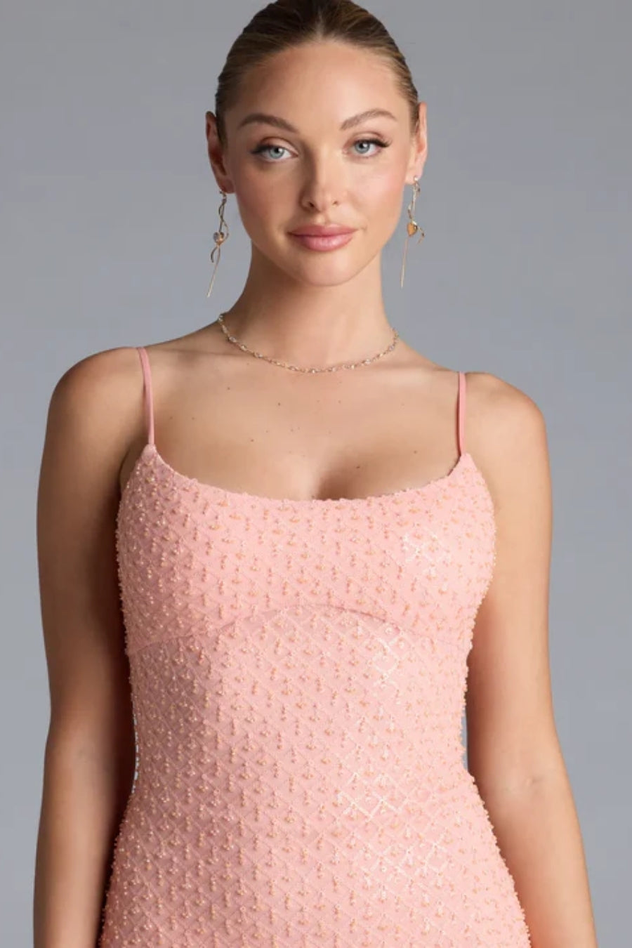 Vestido Largo Melon con Aplicaciones Brillantes | $800 pz