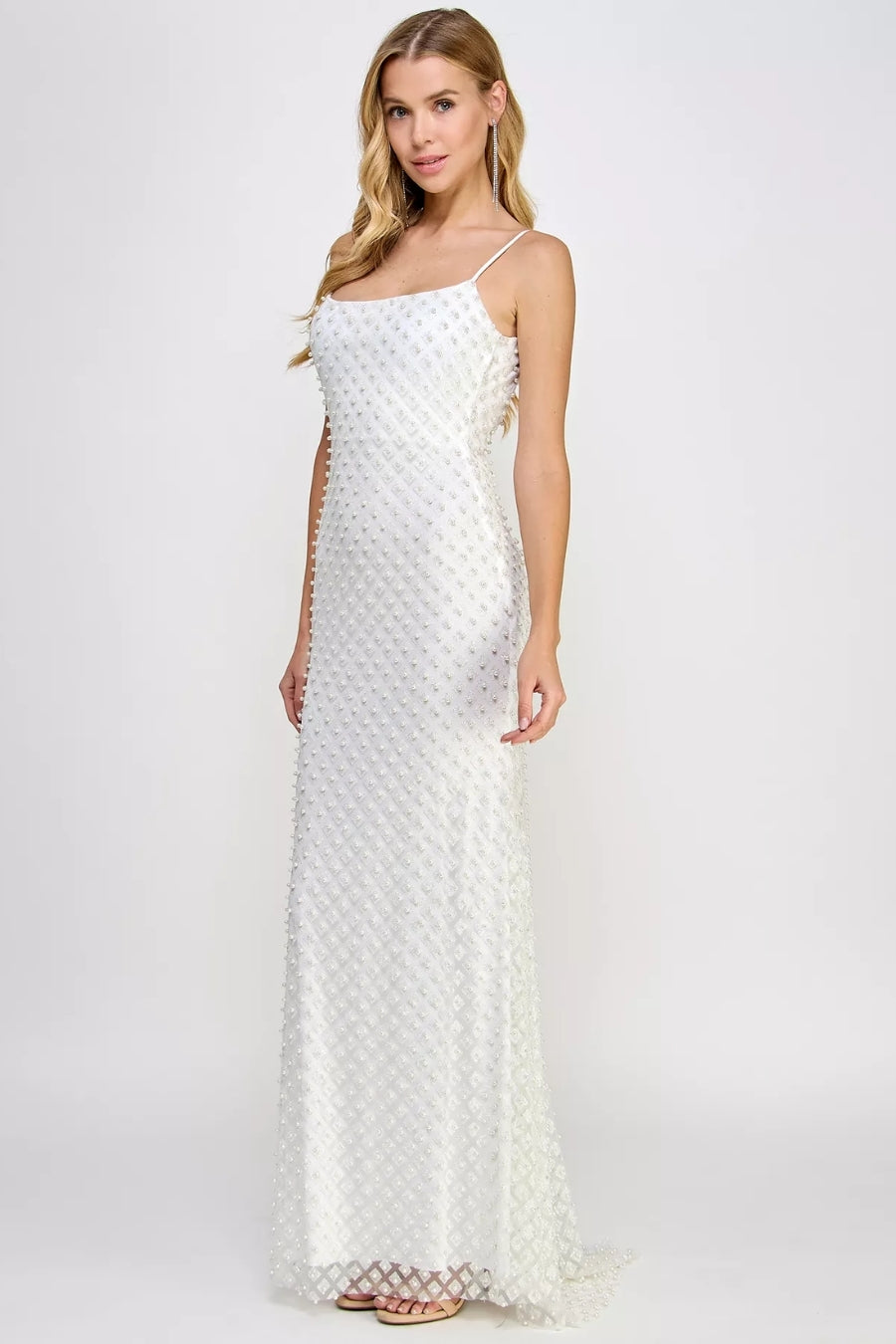 Vestido Largo Blanco con Perlas y Glitter | $950 pz