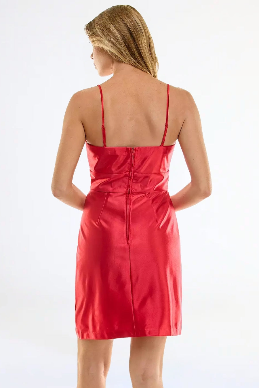 Vestido Corto Satinado Rojo | $340 pz