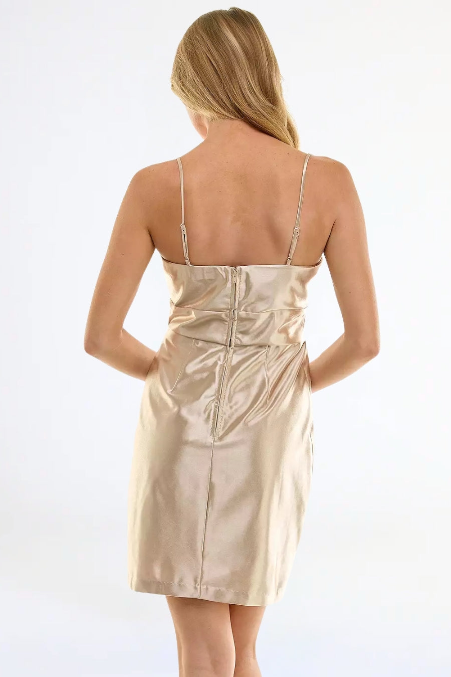 Vestido Corto Satinado Champagne | $340 pz