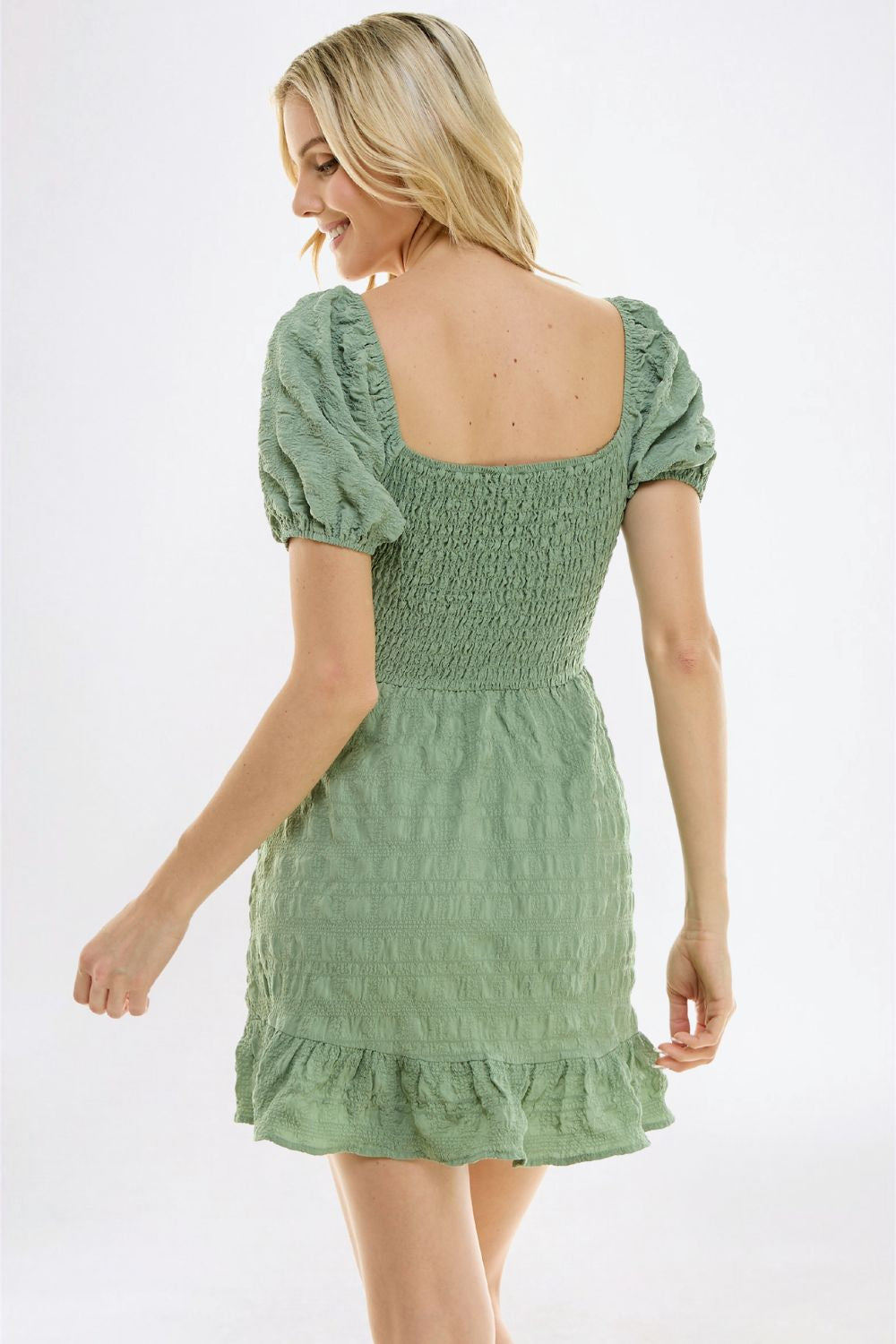 Vestido Corto Verde con Manga Abullonada